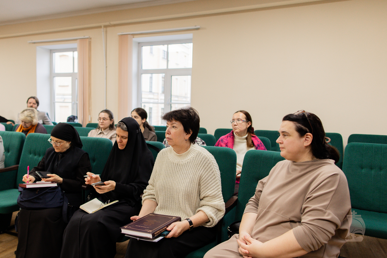 Курсы повышения квалификации для преподавателей программ подготовки регентов духовных учебных заведений